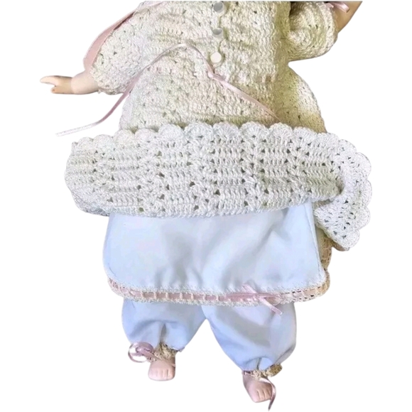 14 Inches Antique 1924 Vintage Porcelain Baby Doll with Blue Eyes - Picture 8 of 16